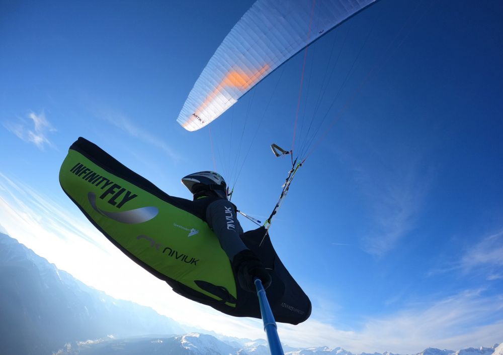 Kurt Eder flies a +240 km triangle with the new Artik R