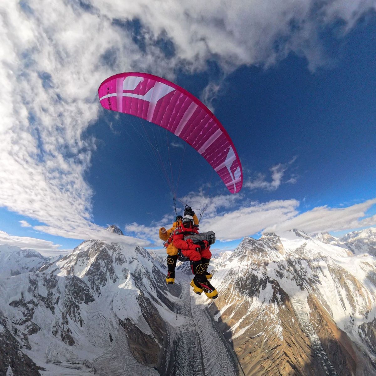 First paragliding descent from K2, with specially designed Niviuk wings