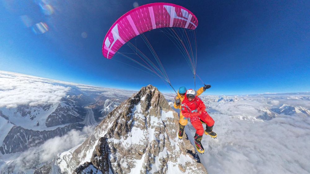 First paragliding descent from K2, with specially designed Niviuk wings