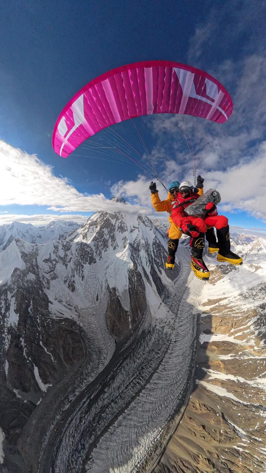 First paragliding descent from K2, with specially designed Niviuk wings