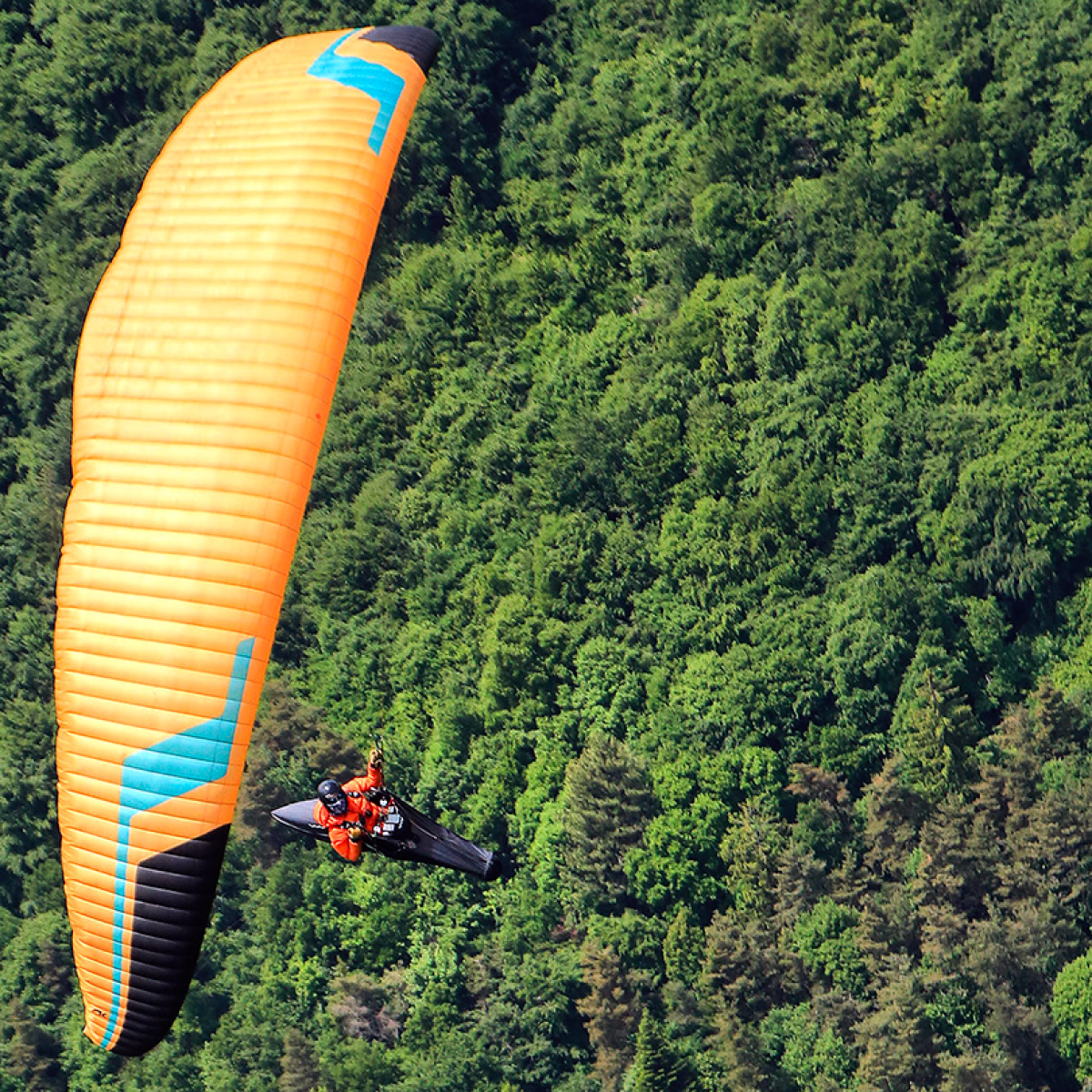 El piloto Ariel Zlatkovski completa el Proyecto 100 con velas Niviuk