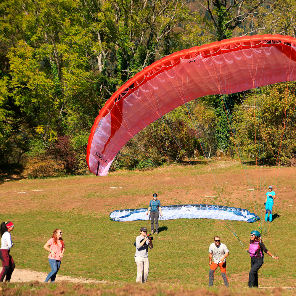 “À chacun son envol”: paragliding as a space for well-being and confidence