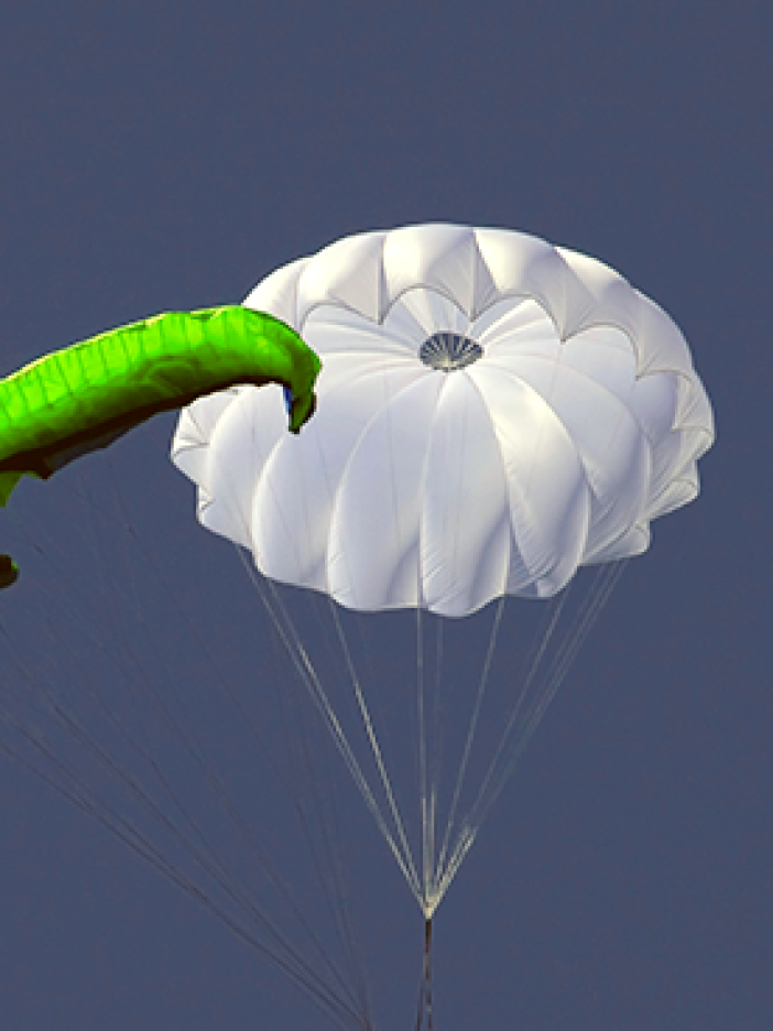 Révision de parachute de secours